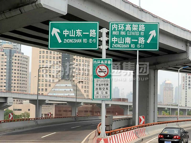 BZG-013，交通標(biāo)志桿，T型三懸臂交通標(biāo)志桿